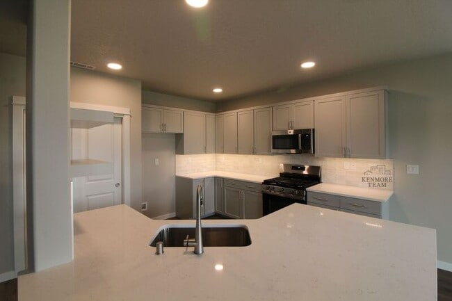 3757 Barbera St in Richland, WA - Building Photo - Building Photo