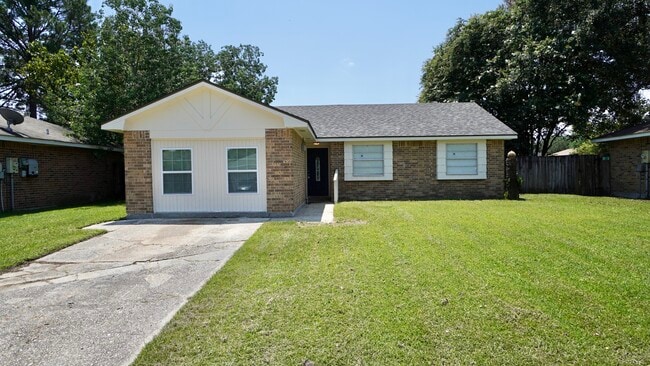 105 Foxbriar St