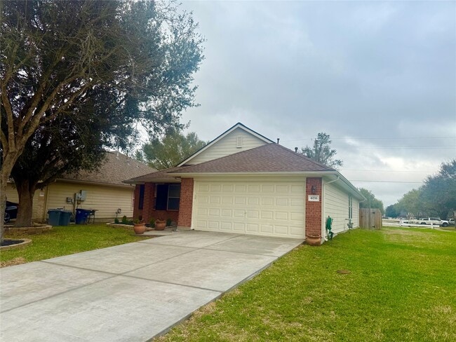 6733 Hidden Colony Ln in Dickinson, TX - Building Photo - Building Photo