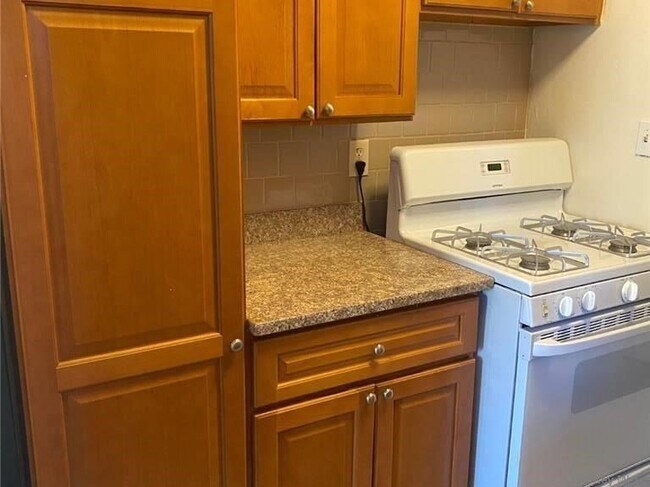 99 Randall Ave in Freeport, NY - Building Photo - Building Photo