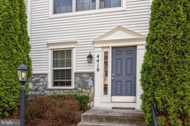 4410 Potomac Highlands Cir in Triangle, VA - Building Photo - Building Photo