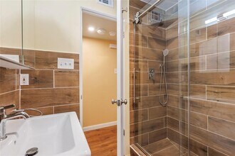 513 S Post Oak Ln in Houston, TX - Building Photo - Building Photo