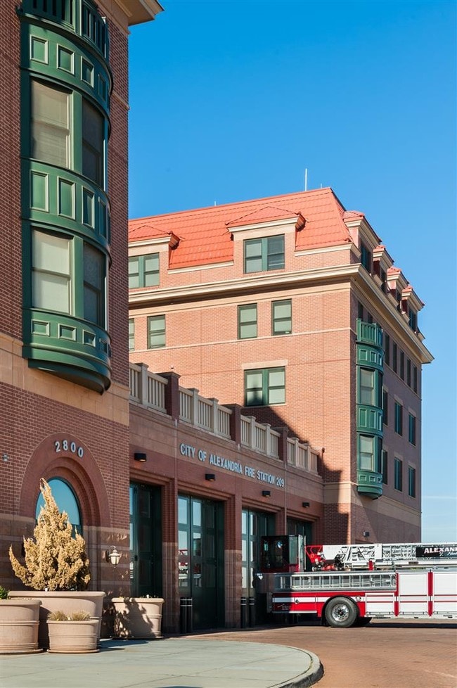 The Station At Potomac Yard Apartments in Alexandria, VA - Foto de edificio - Building Photo