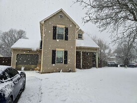 12127 Bay Run Dr in Louisville, KY - Building Photo