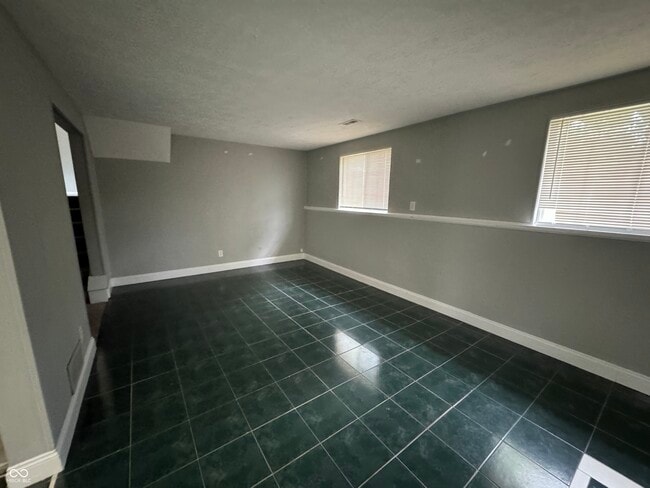 5835 Pemberly Dr in Indianapolis, IN - Building Photo - Building Photo