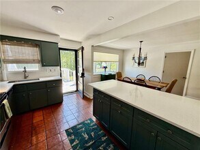 8 McCormick Rd in Newport, RI - Building Photo - Building Photo