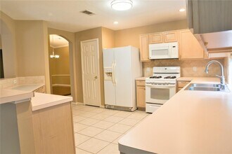 16807 Dunbar Grove Ct in Sugar Land, TX - Building Photo - Building Photo