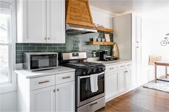 484 Glenwood Pl SE in Atlanta, GA - Building Photo - Building Photo