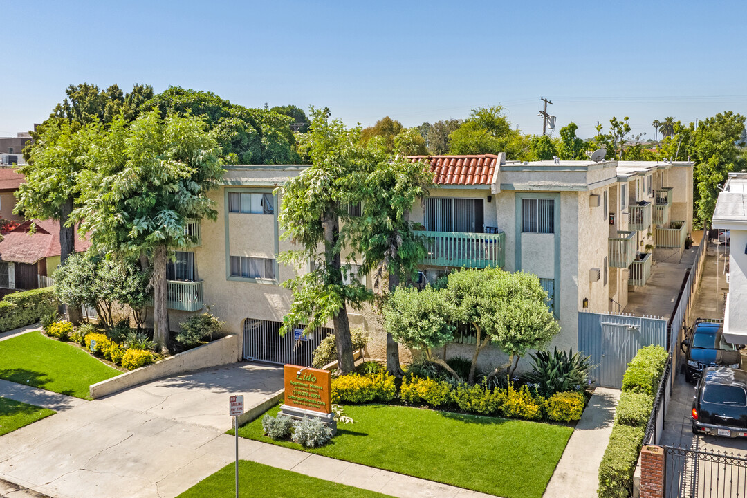 Lido Apartments - 3671 Midvale Ave in Los Angeles, CA - Foto de edificio