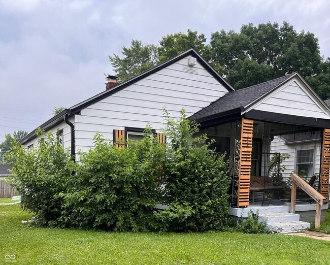 3741 Hillside Ave in Indianapolis, IN - Foto de edificio - Building Photo