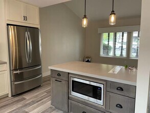 11918 Rancho Bernardo Rd in San Diego, CA - Foto de edificio - Building Photo