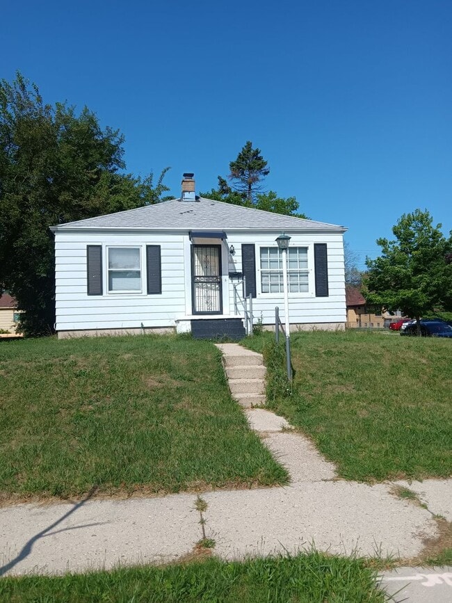 4643 N Parkway Ave in Milwaukee, WI - Building Photo - Building Photo