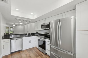 7360 Ulmerton Rd in Largo, FL - Building Photo