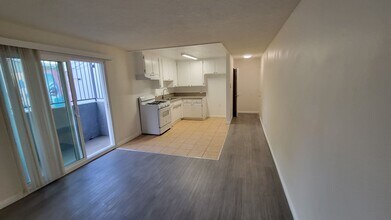 11007 Hartsook St in Los Angeles, CA - Building Photo - Building Photo