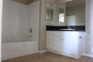 Sunland Gardens LLC in Sun Valley, CA - Building Photo - Building Photo