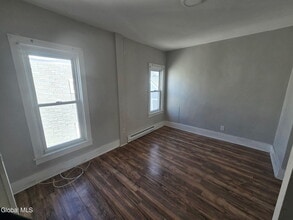 9 Bayard St in Amsterdam, NY - Building Photo - Building Photo