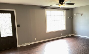 2560 Memorial Dr in Clarksville, TN - Building Photo - Building Photo