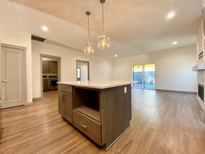 4409 Tayhill Wy in Yakima, WA - Foto de edificio - Building Photo