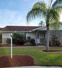 8726 Palisades Dr in Tampa, FL - Building Photo - Building Photo