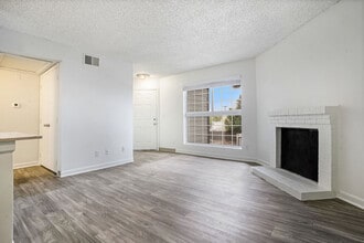 Oakdale Springs Apartments in Colorado Springs, CO - Building Photo - Building Photo