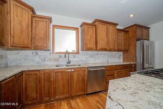 727 McKelligon Dr in El Paso, TX - Building Photo - Building Photo