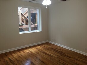 2217 W Farwell Ave, Unit 2B in Chicago, IL - Building Photo - Building Photo