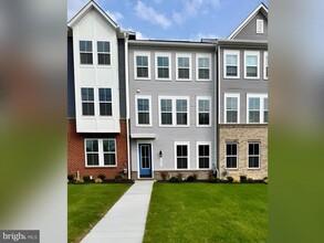 1877 Shookstown Rd in Frederick, MD - Building Photo - Building Photo