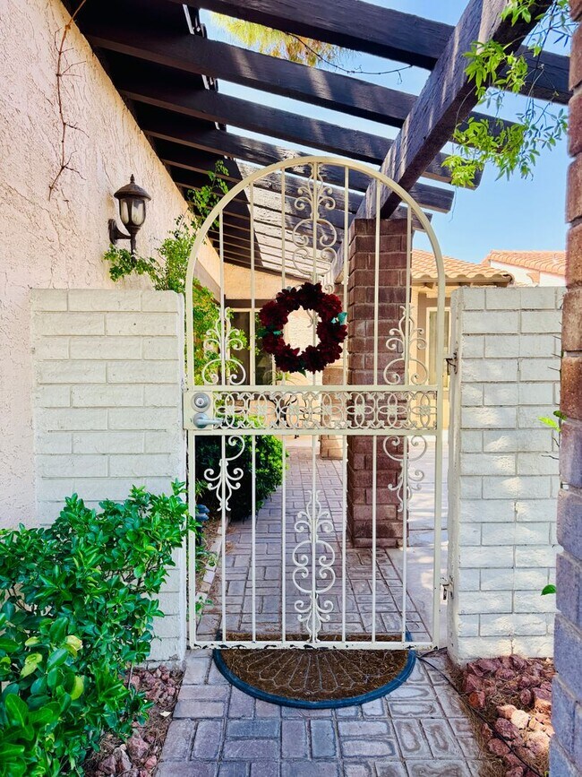 2212 Plaza Del Prado in Las Vegas, NV - Building Photo - Building Photo