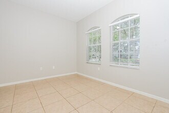 7006 Monarch Park Dr in Apollo Beach, FL - Building Photo - Building Photo