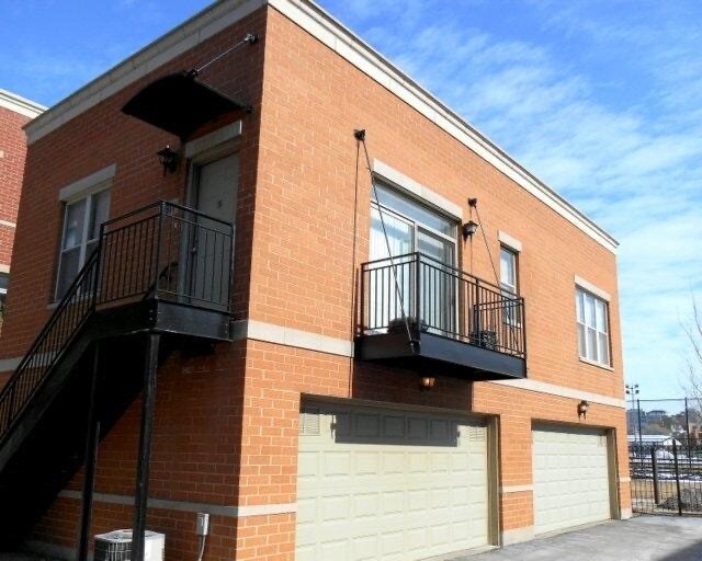 1311 N Burling St, Unit 1 in Chicago, IL - Foto de edificio - Building Photo