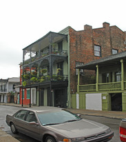 628 Dumaine St Apartments