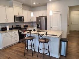 806 Falls Grove Trl in High Point, NC - Building Photo