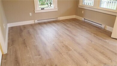 4 Maple St in Stonington, CT - Building Photo - Building Photo