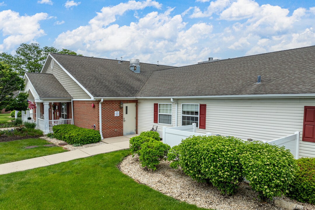 Arden Courts in Glen Ellyn, IL - Building Photo