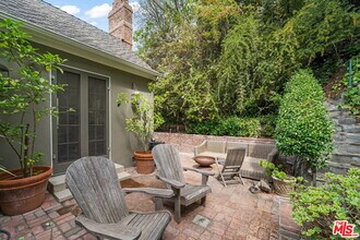 5630 Spreading Oak Dr in Los Angeles, CA - Building Photo - Building Photo