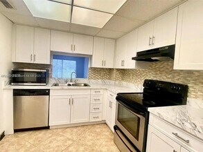 1200 NW 87th Ave in Coral Springs, FL - Building Photo - Building Photo