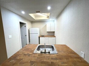 415 S Robbins Ave-Unit -C in Titusville, FL - Building Photo - Building Photo