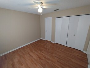 10706 Meadowlea Dr in Jacksonville, FL - Building Photo - Building Photo