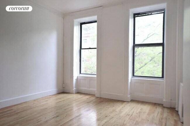 331 E 89th St in New York, NY - Building Photo - Building Photo