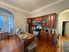 108 Hillside St, Unit 1B in Boston, MA - Building Photo - Building Photo