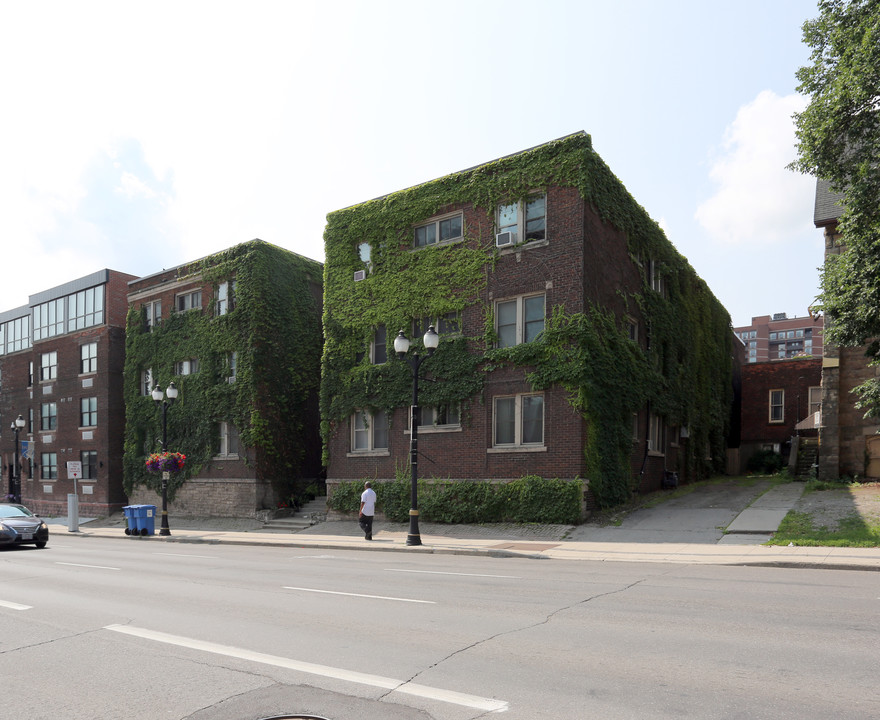 The Chantilly Condominium in Hamilton, ON - Building Photo