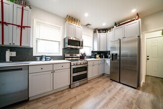 137 Centre St in Boston, MA - Building Photo - Building Photo