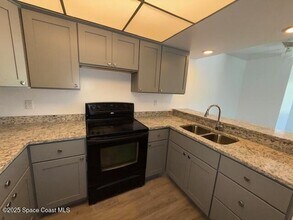2951 Sir Hamilton Cir in Titusville, FL - Building Photo - Building Photo