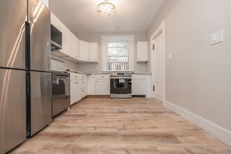 82 Otis St in Cambridge, MA - Building Photo - Building Photo