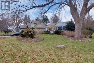 925 Kingsway Dr in Burlington, ON - Building Photo - Building Photo