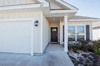 231 Lyla Ln in Crestview, FL - Building Photo - Building Photo