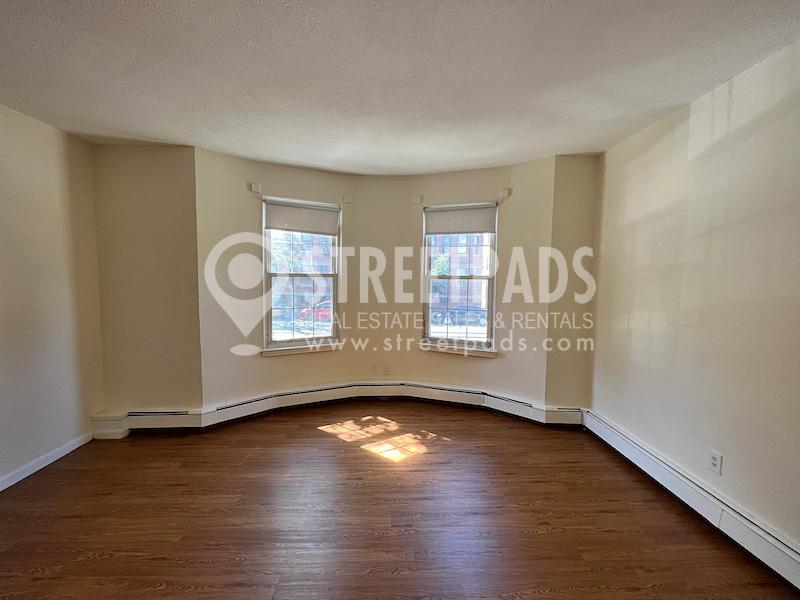 58 S Huntington Ave in Boston, MA - Building Photo