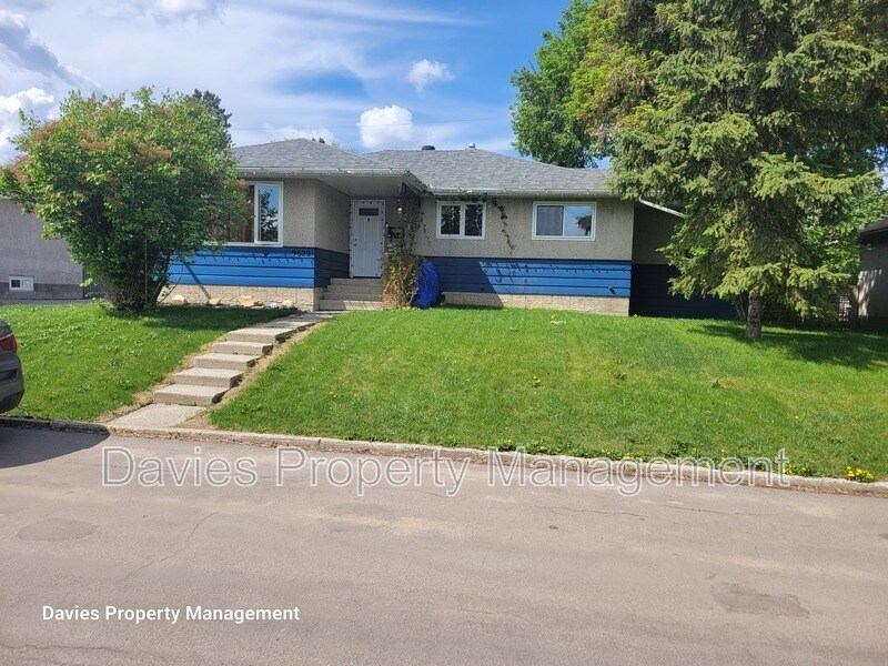 9620-9675 75 Street NW in Edmonton, AB - Building Photo
