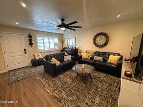 4328 E Capri Ave in Mesa, AZ - Building Photo - Building Photo