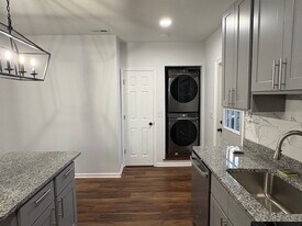 909 Ridge St, Unit Unit A in Charlottesville, VA - Building Photo